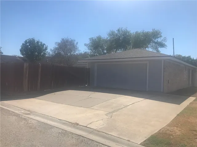 $249,900 | 2918 River Bend Court, Corpus Christi, TX 78415