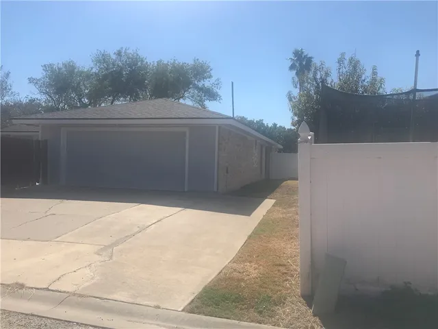 $249,900 | 2918 River Bend Court, Corpus Christi, TX 78415