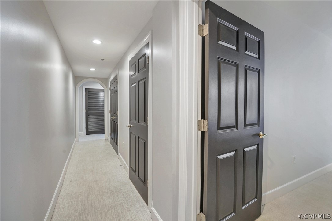 413 Stuart Circle, Unit U2D Richmond, VA 23220 - Photo 11 of 31 Gallery Hallway Unit 2D One Monument Avenue