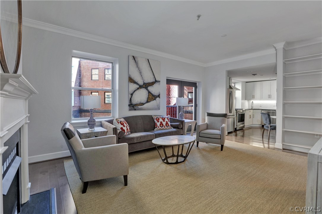 413 Stuart Circle, Unit U2D Richmond, VA 23220 - Photo 3 of 31 Partial view of liiving room of Unit 2D. Juliet B