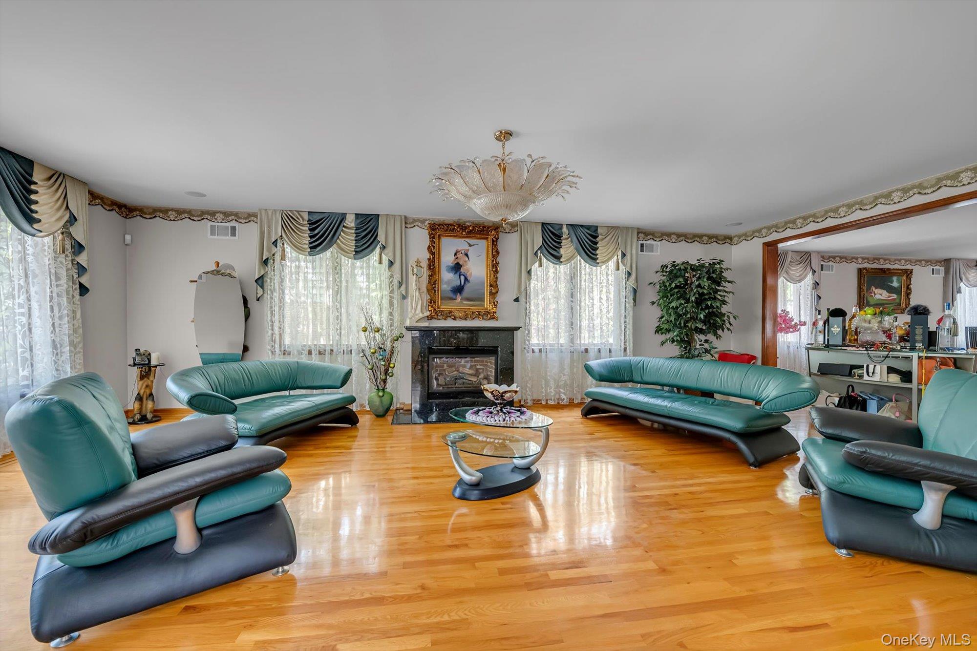 180-42 Aberdeen Road Queens, NY 11432 - Photo 5 of 25