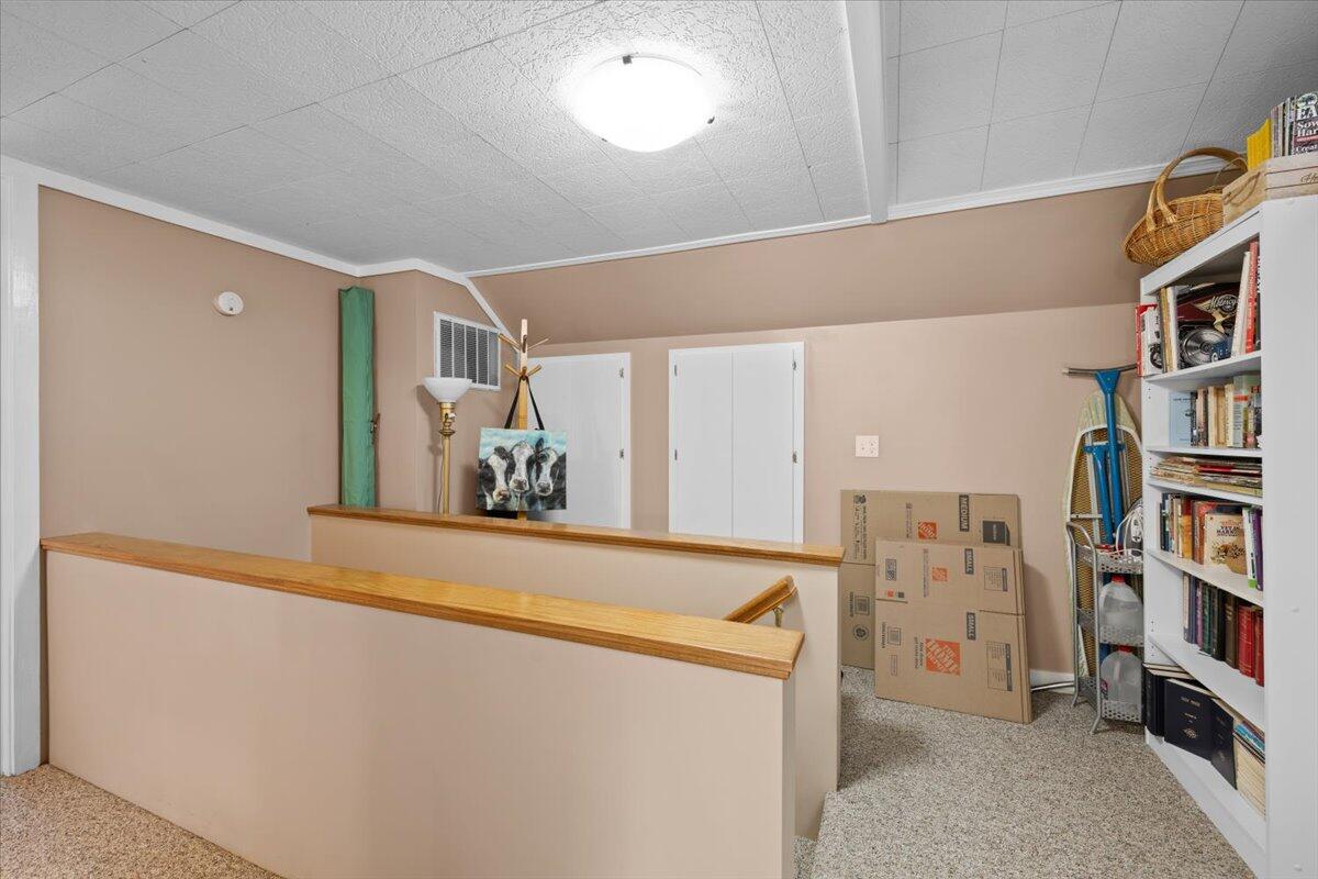 3455 Russell Road Grants Pass, OR 97526 - Photo 29 of 54 28-CI_6063