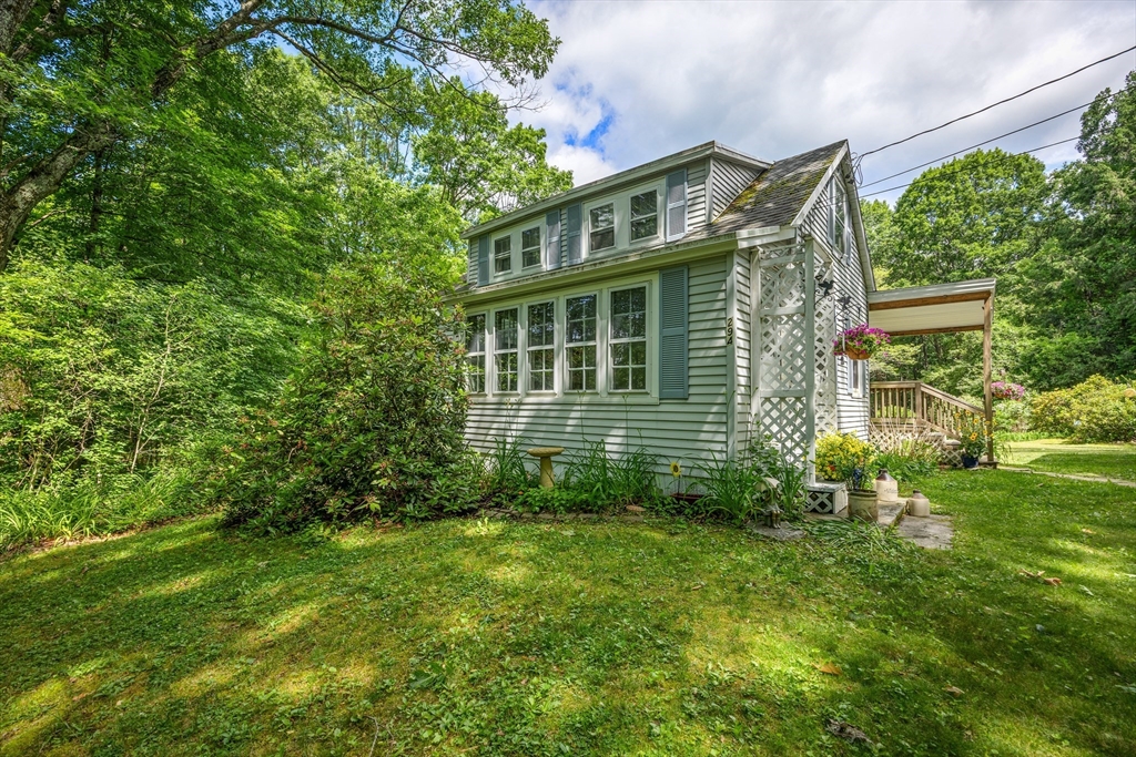 294 North Valley Road Pelham, MA 01002 - Photo 4 of 42