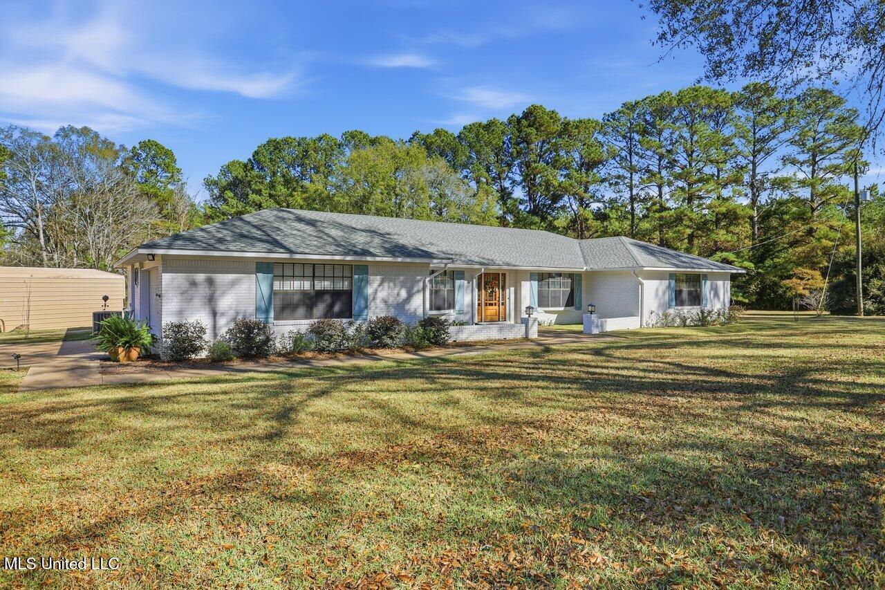 2294 Simpson Highway 469 Florence, MS 39073 - Photo 3 of 40 2294 Simpson Hwy 469 Home Tours MS 3