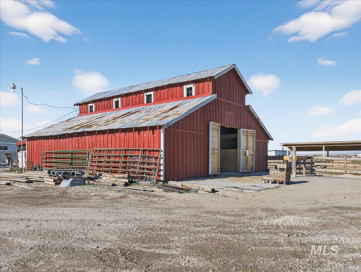 2588 West Sales Yard Road Emmett, ID 83617 - Photo 40 of 50 View of outdoor structure featuring an exterior structure