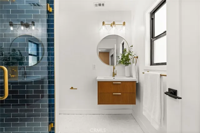 $1,350,000 | 5757 East Oakbrook Street, Long Beach, CA 90815