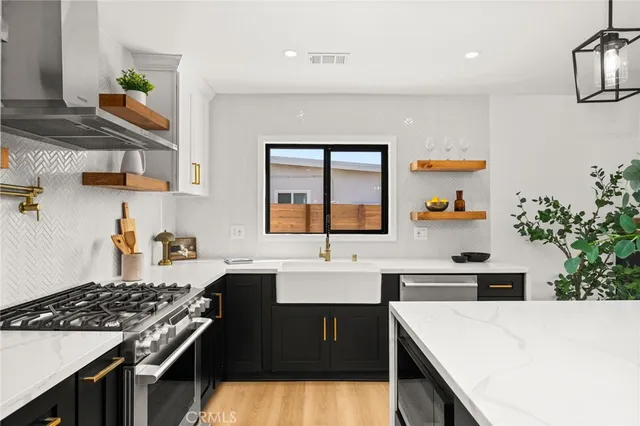 $1,350,000 | 5757 East Oakbrook Street, Long Beach, CA 90815