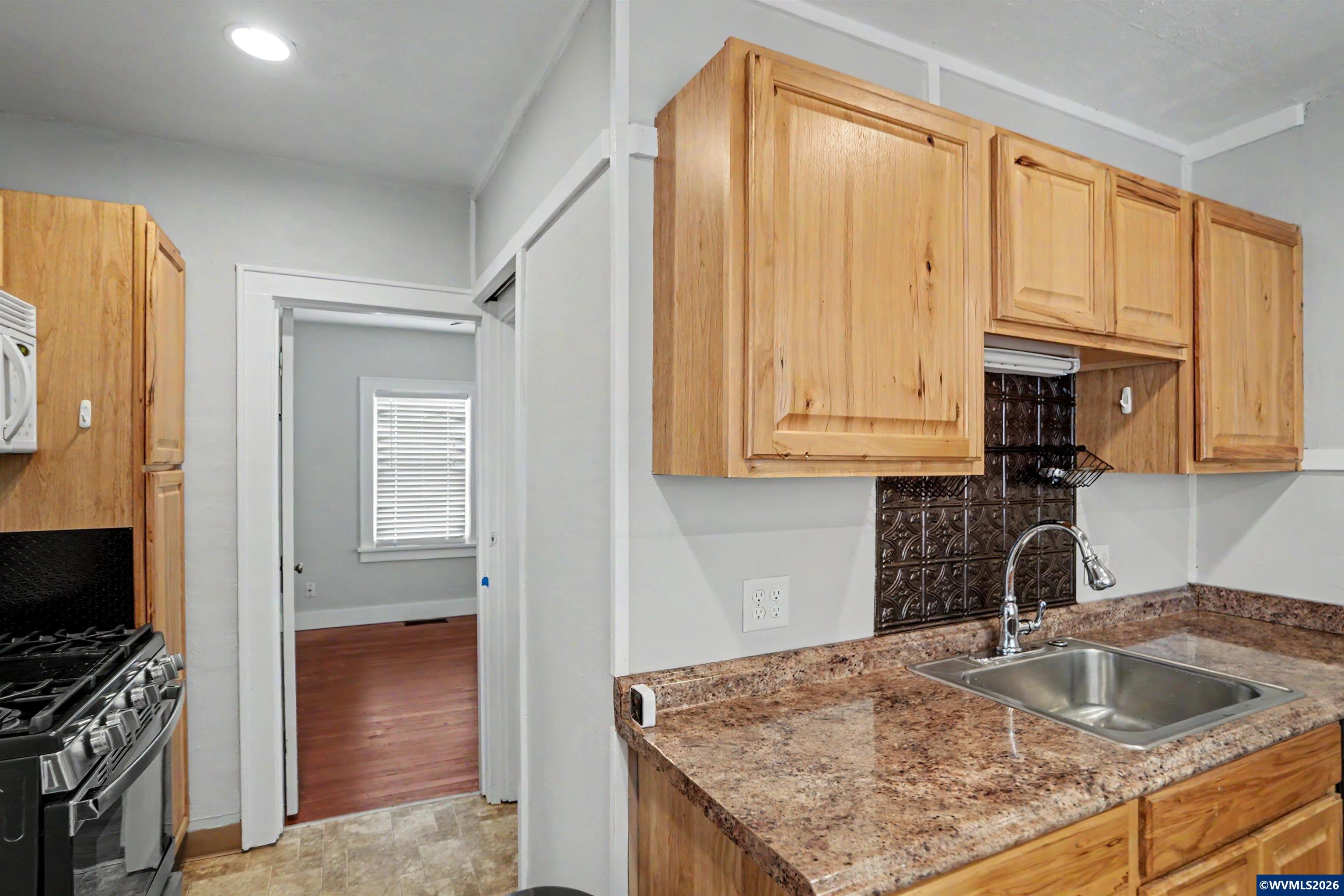2155 Mill Street Southeast Salem, OR 97301 - Photo 16 of 29