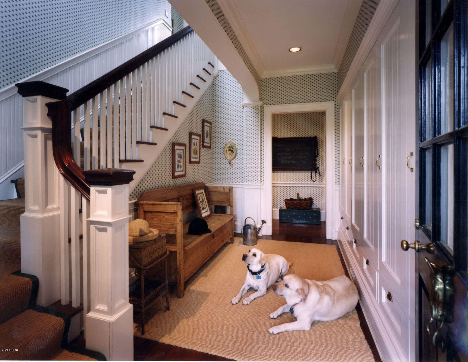 475 Round Hill Road Greenwich, CT 06831 - Photo 19 of 22 475 Round Hill Road Mudroom