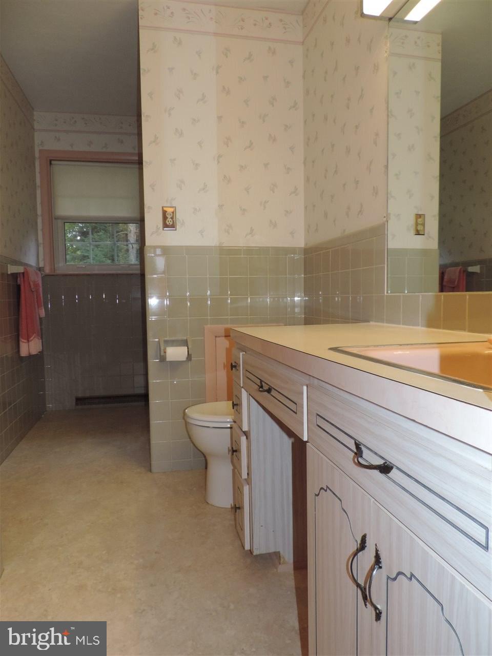 3360 Edenbridge Road York, PA 17402 - Photo 15 of 26 Gallery Image 15