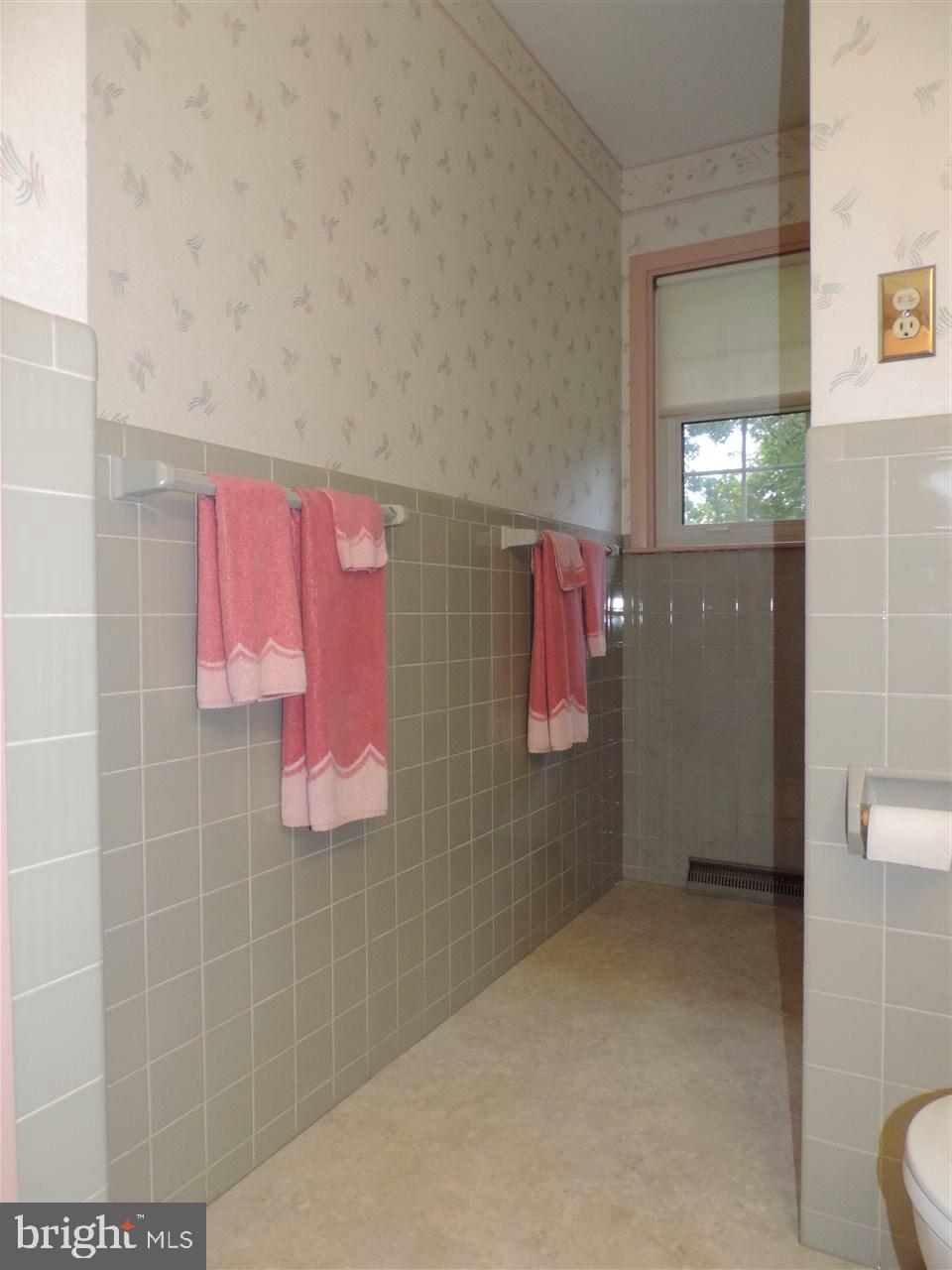 3360 Edenbridge Road York, PA 17402 - Photo 17 of 26 Gallery Image 17