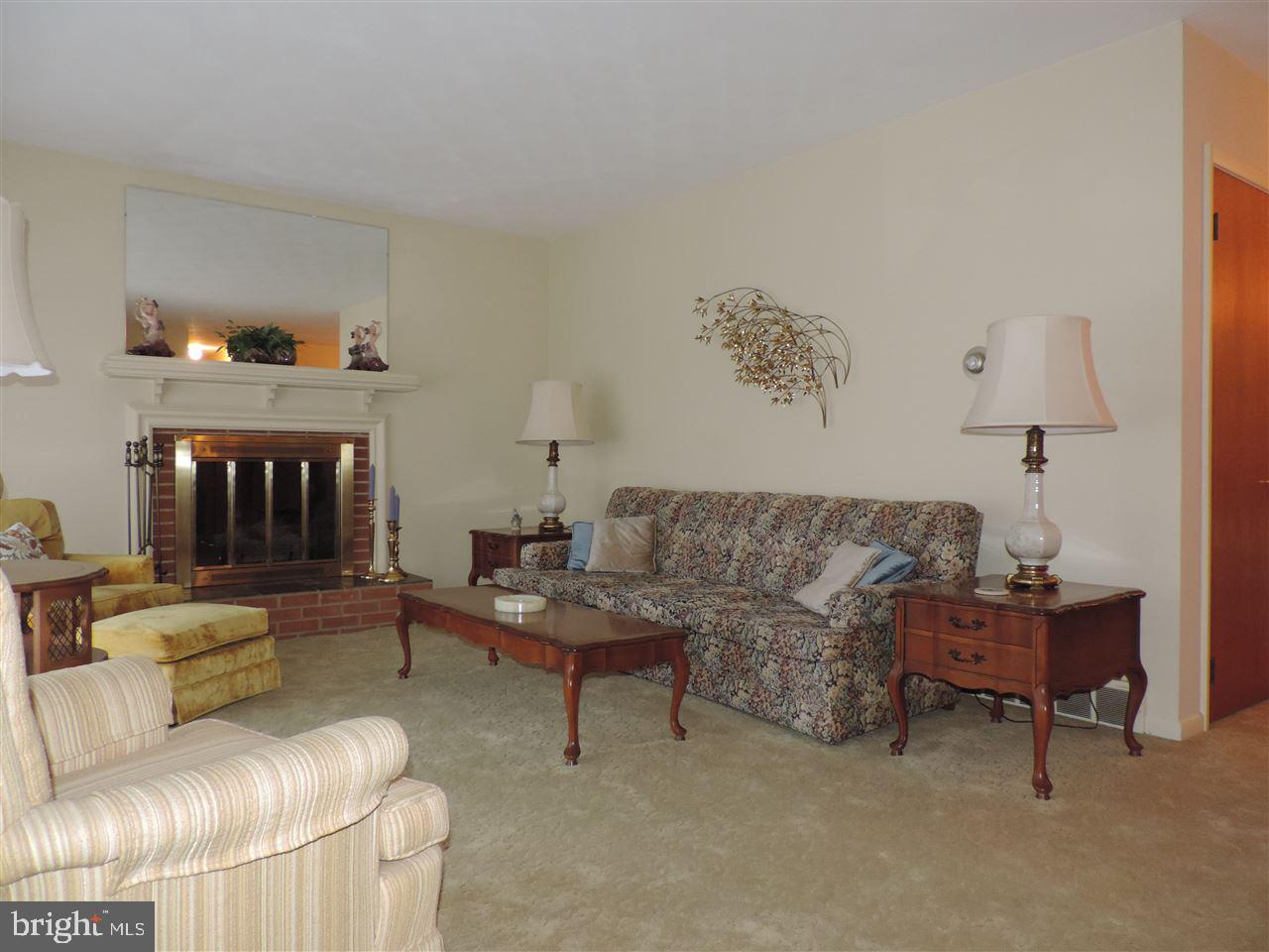 3360 Edenbridge Road York, PA 17402 - Photo 4 of 26 Gallery Image 4