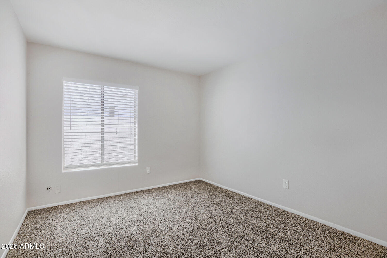 415 West Grandview Road Phoenix, AZ 85023 - Photo 19 of 29 415 W Grandview Rd - Web Quality - 022 -