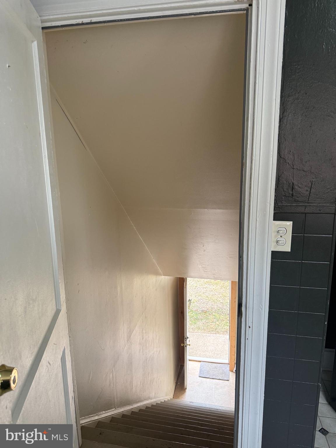 606 Stuart Street, Unit 2 Fredericksburg, VA 22401 - Photo 4 of 5 a view of balcony