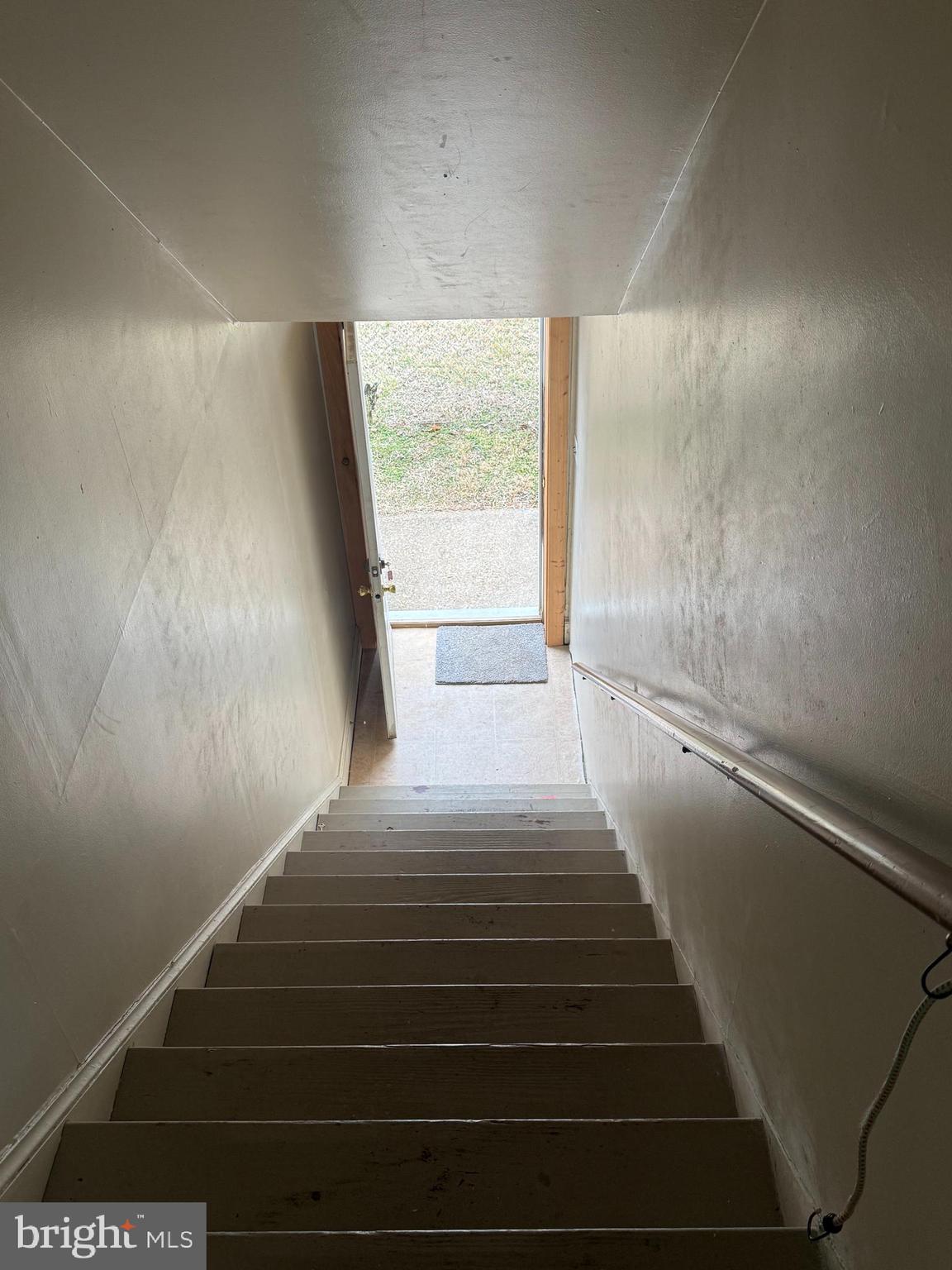 606 Stuart Street, Unit 2 Fredericksburg, VA 22401 - Photo 5 of 5 a view of entryway