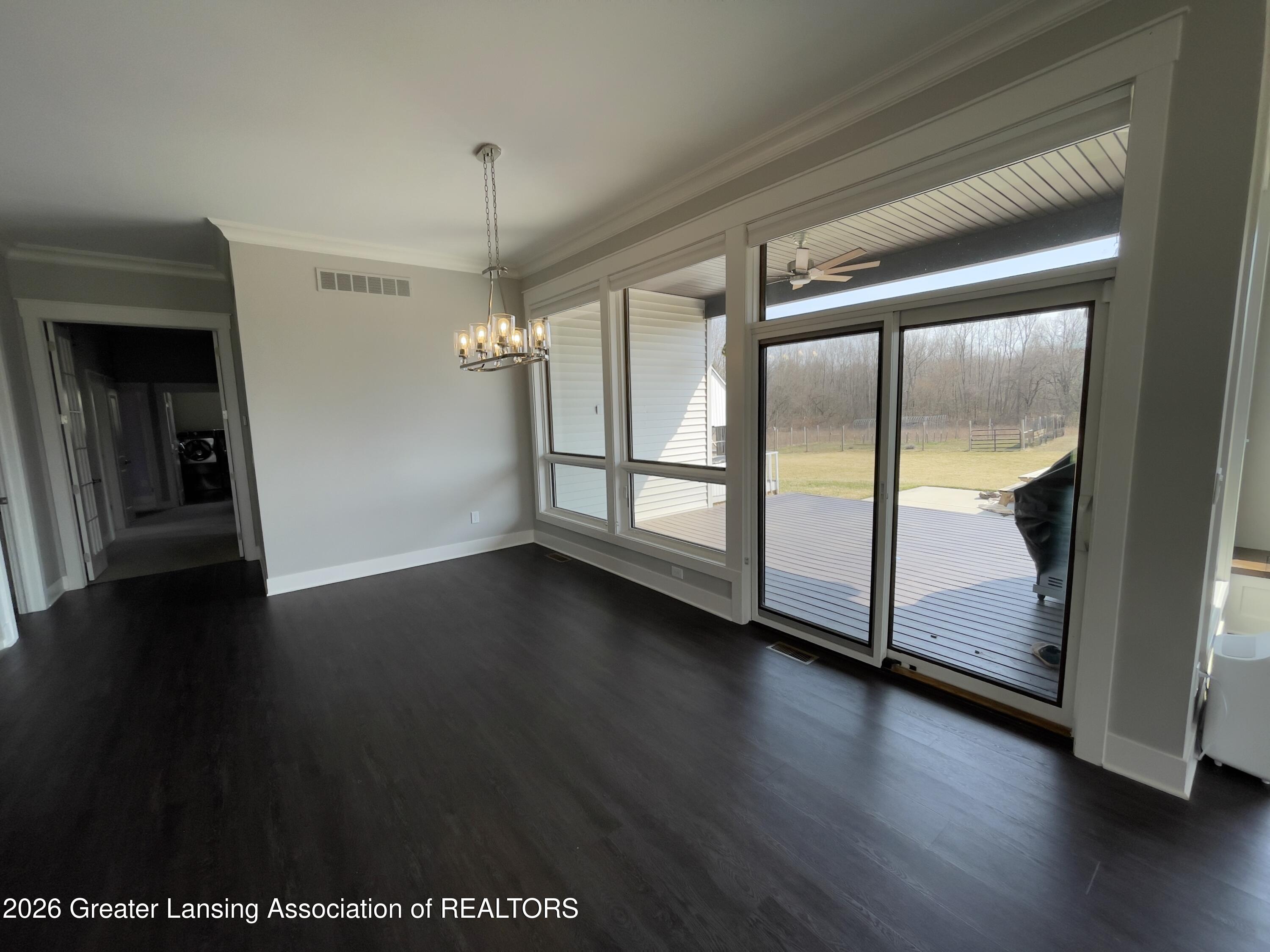 278 East Haslett Haslett, MI 48840 - Photo 28 of 44 Dining