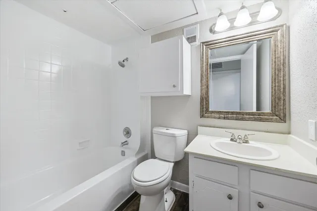 $895 | 3800 Sherwood Lane, Unit 132, Houston, TX 77092