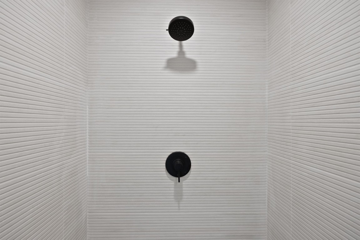 101 Fall Drive Georgetown, TX 78633 - Photo 28 of 40 a bathroom with a shower