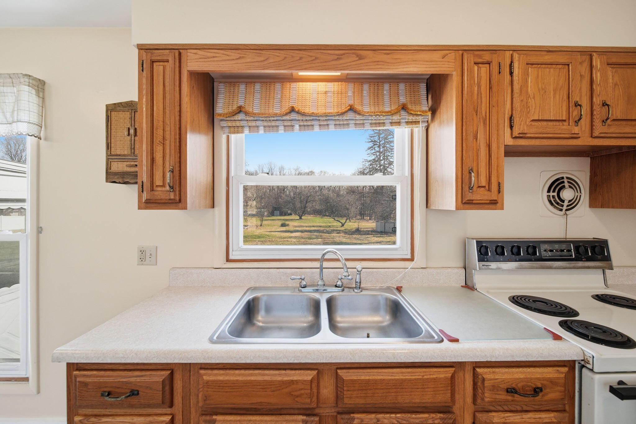 705 Leo Road Jackson, MI 49203 - Photo 7 of 38 9-web-or-mls-DSC01300