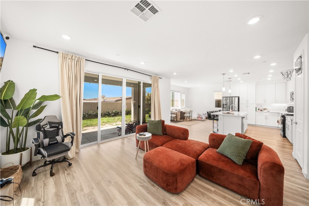 2860 Sapphire Road La Verne, CA 91750 - Photo 6 of 37