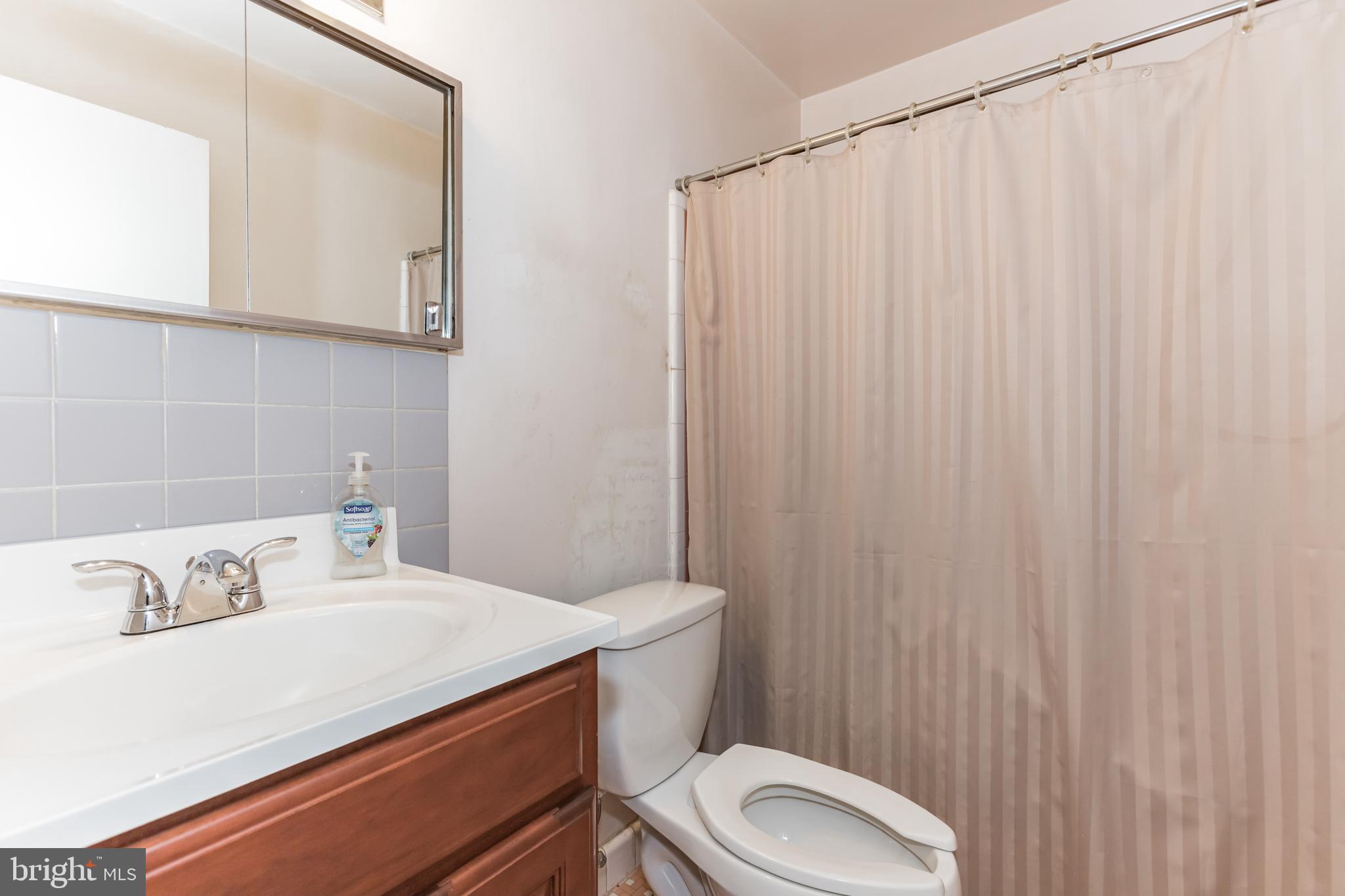 4001 Jeffry Street Silver Spring, MD 20906 - Photo 14 of 40 Upper Level 1 Full Bath