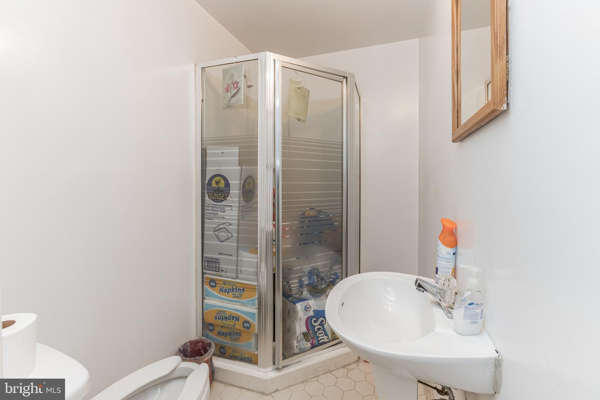 4001 Jeffry Street Silver Spring, MD 20906 - Photo 8 of 40 Main Level Full Bath
