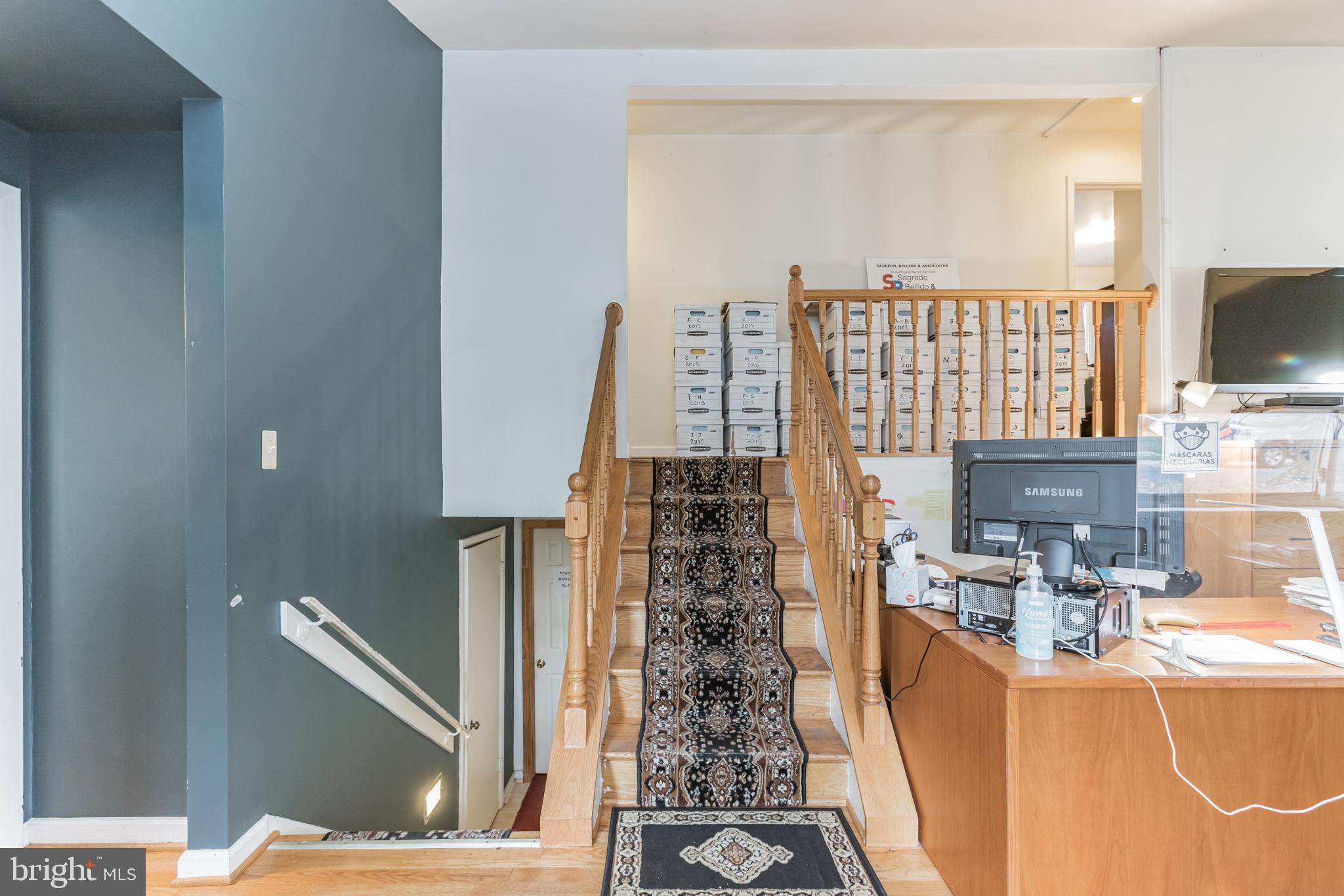 4001 Jeffry Street Silver Spring, MD 20906 - Photo 9 of 40 Stairs to Upper Level 1