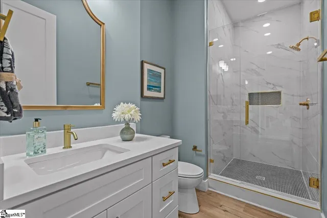 $950,000 | 17 Cunningham Point Court, Greer, SC 29651