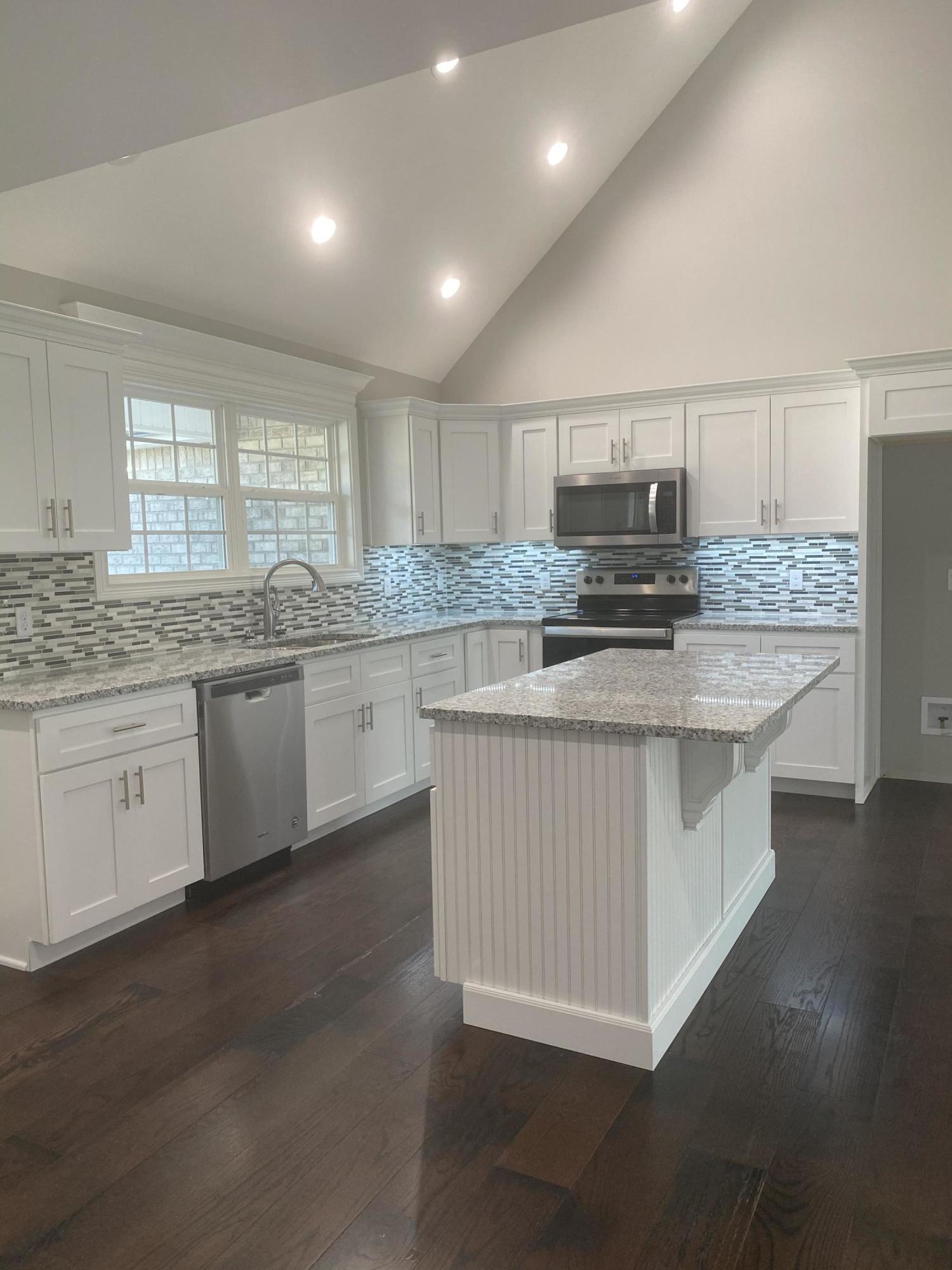 126 Lake Ridge Road Somerset, KY 42503 - Photo 7 of 20 FF0DA3E2-A690-4BEE-A893-07DD1E5B0E3D<|><