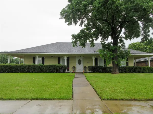 $299,000 | 401 Post Oak Street, Bossier City, LA 71111