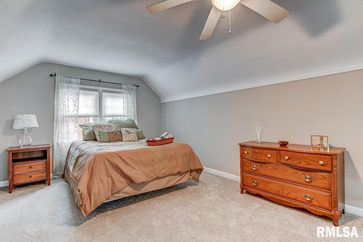2049 South Walnut Street Springfield, IL 62704 - Photo 12 of 33