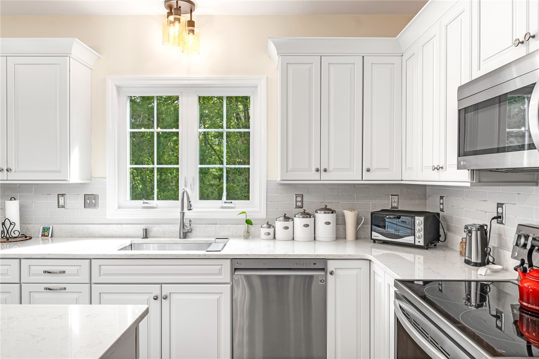 3 Piezzo Drive Westerly, RI 02891 - Photo 12 of 41