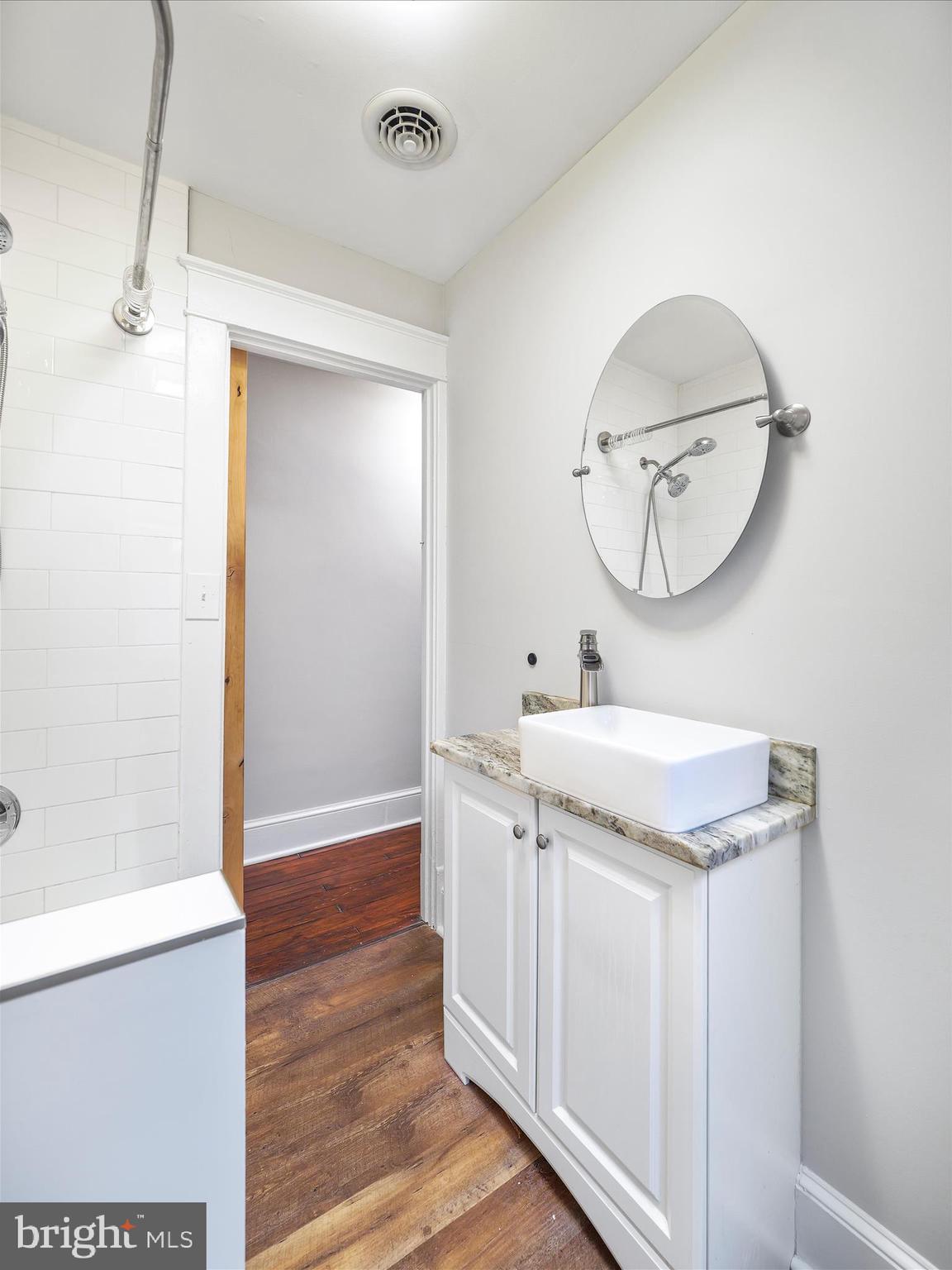 502 Trail Avenue Frederick, MD 21701 - Photo 18 of 34 Upper level bath