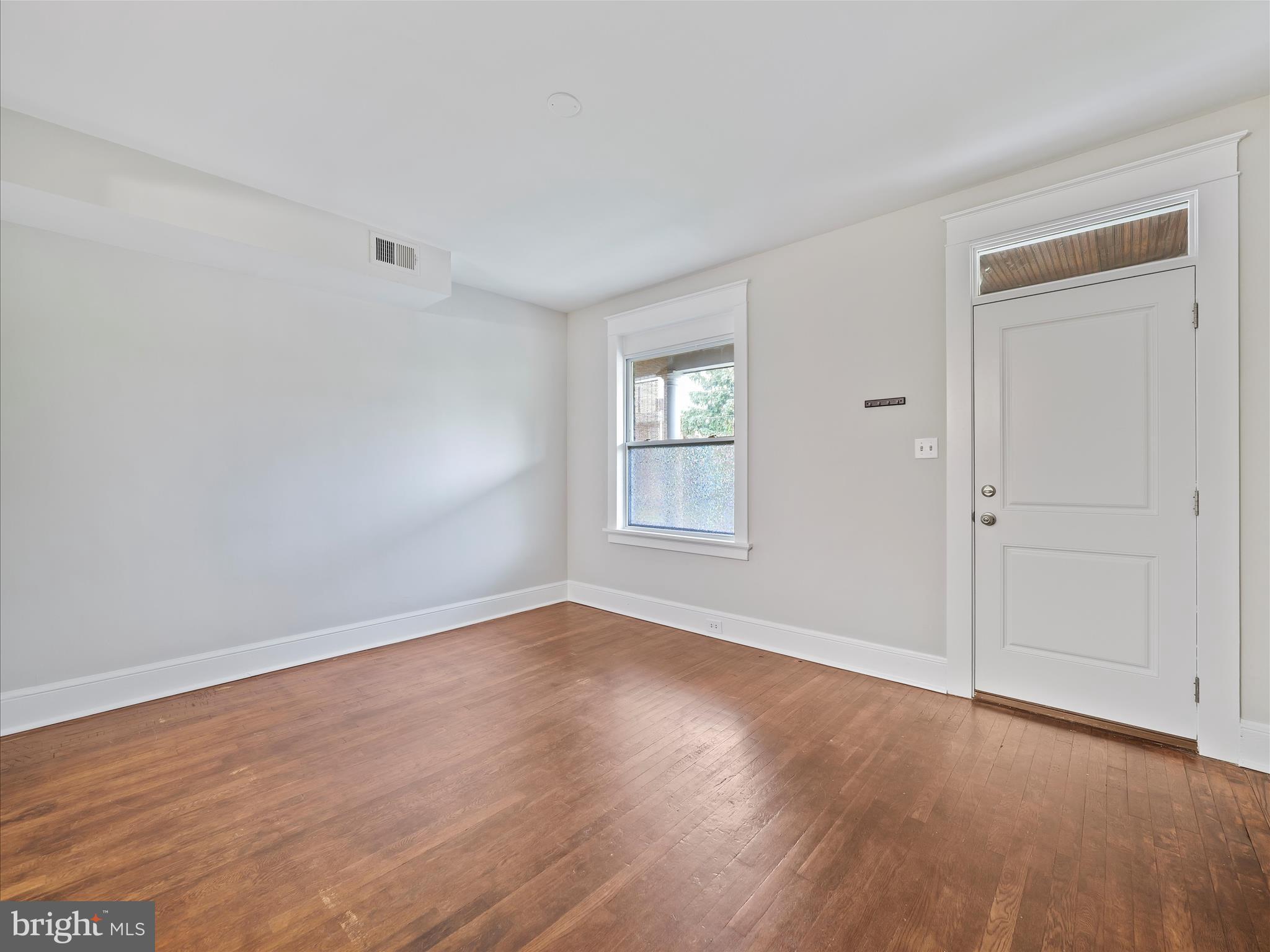 502 Trail Avenue Frederick, MD 21701 - Photo 6 of 34 Living room
