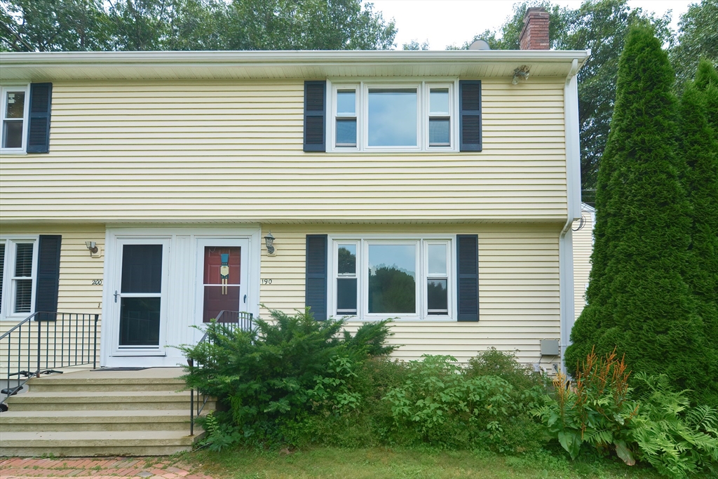 190 Cowell Road, Unit 190 Wrentham, MA 02093 - Photo 3 of 37 Gallery Image 3