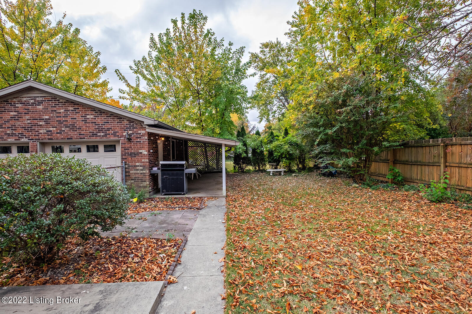 4512 Fox Run Road Louisville, KY 40207 - Photo 61 of 66 0065