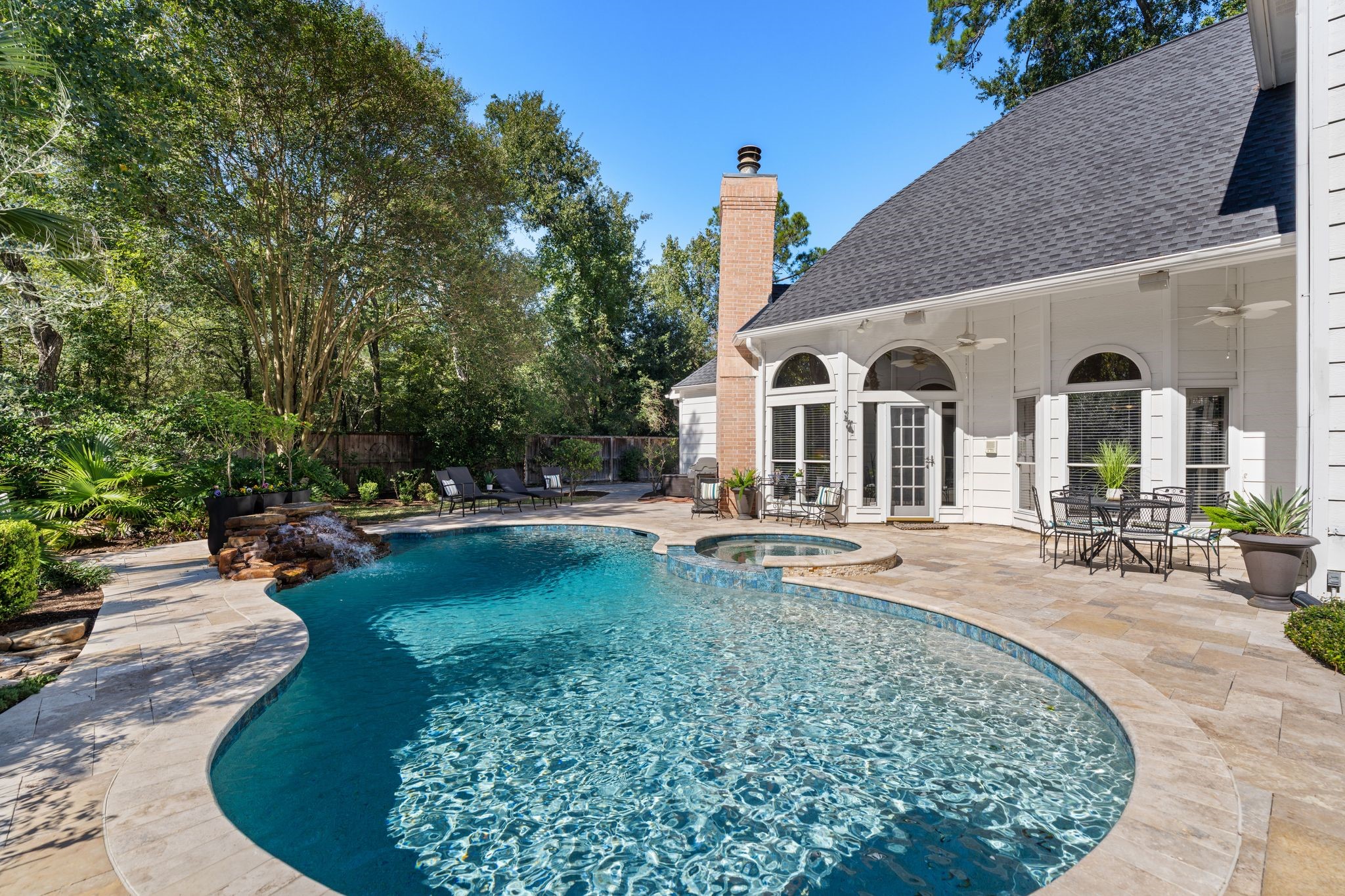 2 Bridgeberry Court Spring, TX 77381 - Photo 40 of 50 a front view of a house with garden