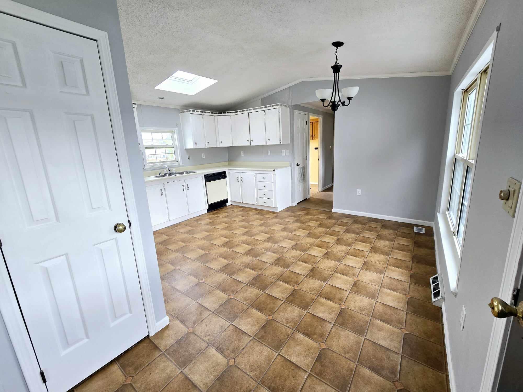 41 Cedar Street Millinocket, ME 04462 - Photo 11 of 18 82dd9f6d-f9ab-466b-9339-836c82080273