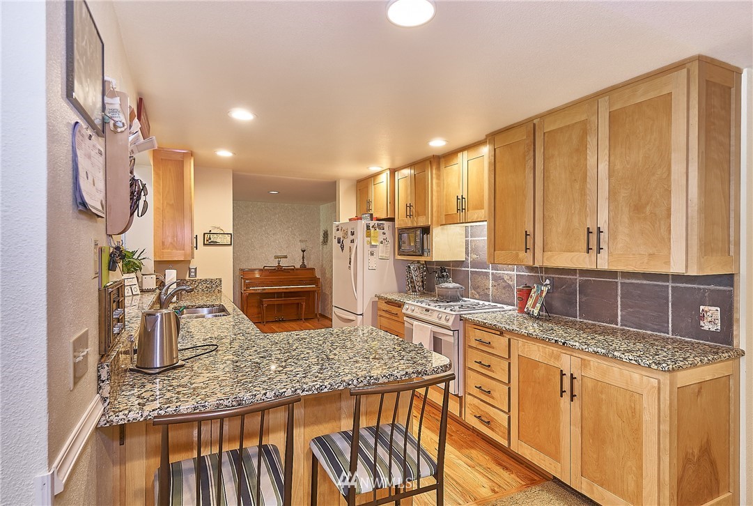 24225 23rd Avenue West Bothell, WA 98021 - Photo 7 of 32