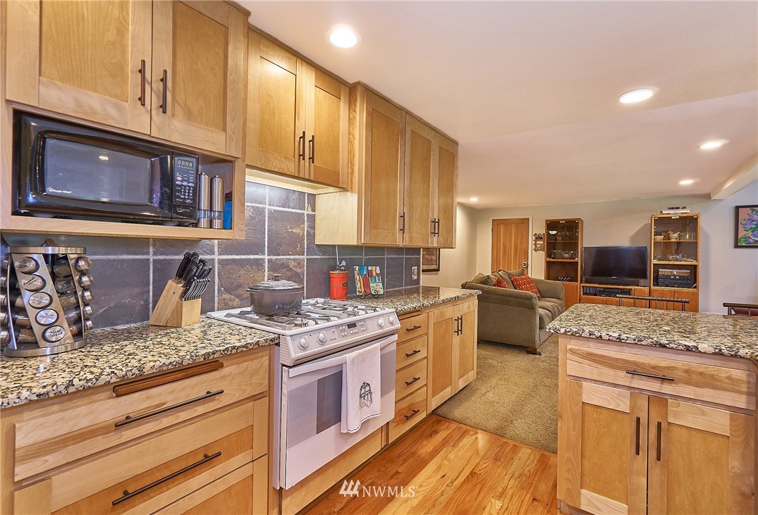 24225 23rd Avenue West Bothell, WA 98021 - Photo 8 of 32