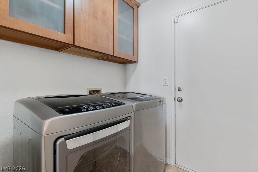 1100 Indiana Court Henderson, NV 89015 - Photo 33 of 34 Washer/Dryer Included