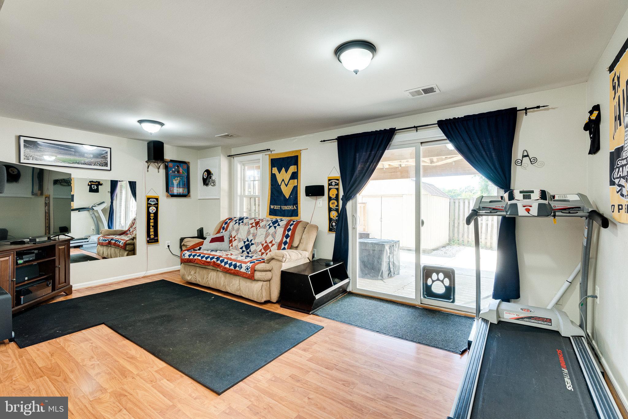 9840 Lakepointe Drive Burke, VA 22015 - Photo 28 of 46