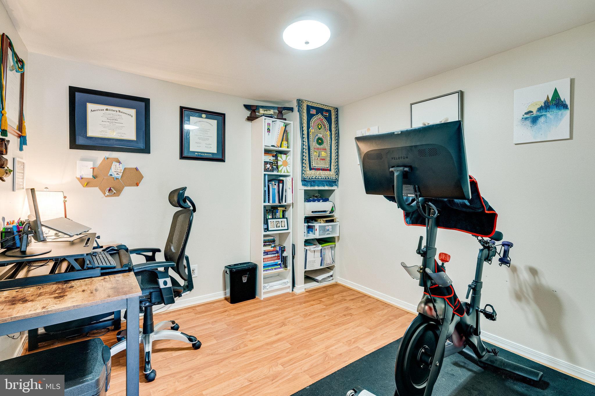 9840 Lakepointe Drive Burke, VA 22015 - Photo 32 of 46