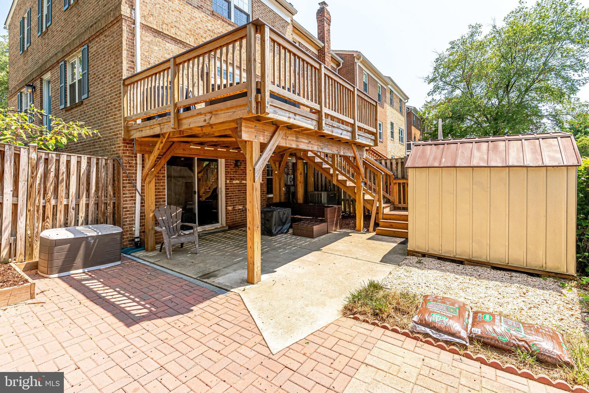 9840 Lakepointe Drive Burke, VA 22015 - Photo 34 of 46