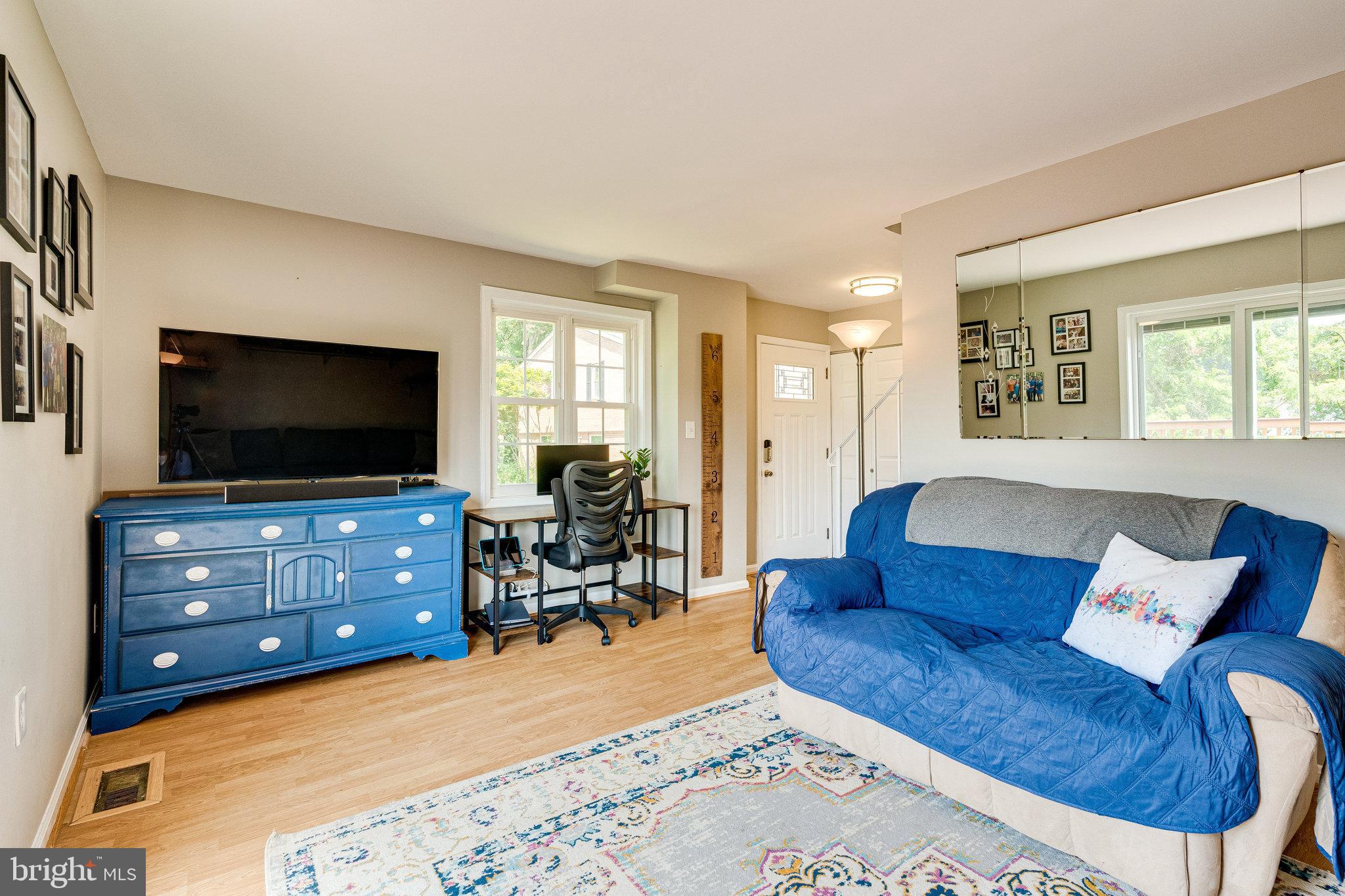 9840 Lakepointe Drive Burke, VA 22015 - Photo 7 of 46