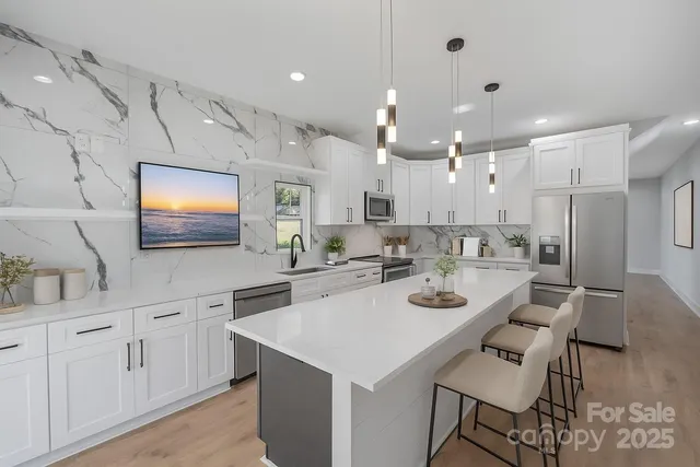 $475,000 | 908 30th Ave Drive Northwest, Hickory, NC 28601