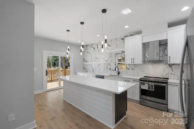 $475,000 | 908 30th Ave Drive Northwest, Hickory, NC 28601