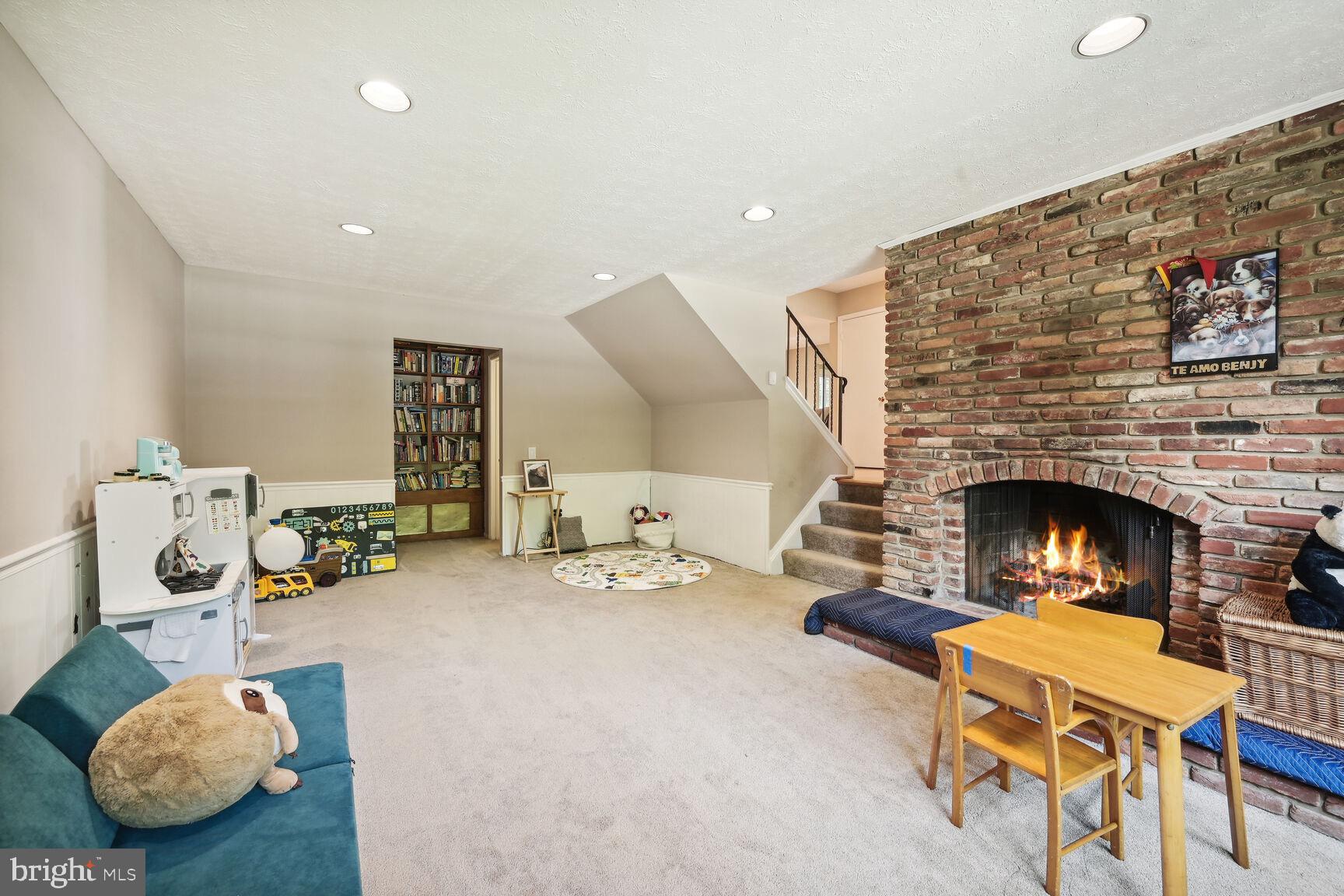 12904 North Commons Way Potomac, MD 20854 - Photo 7 of 32