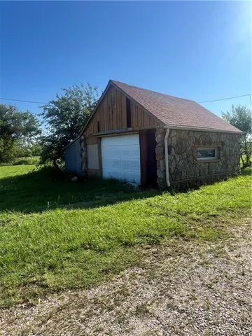 $179,000 | 806 Us Highway, Iola, KS 66749