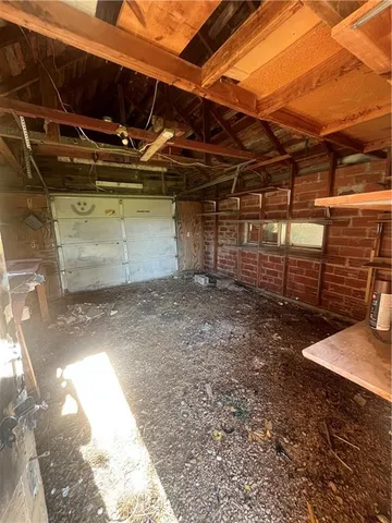 $179,000 | 806 Us Highway, Iola, KS 66749